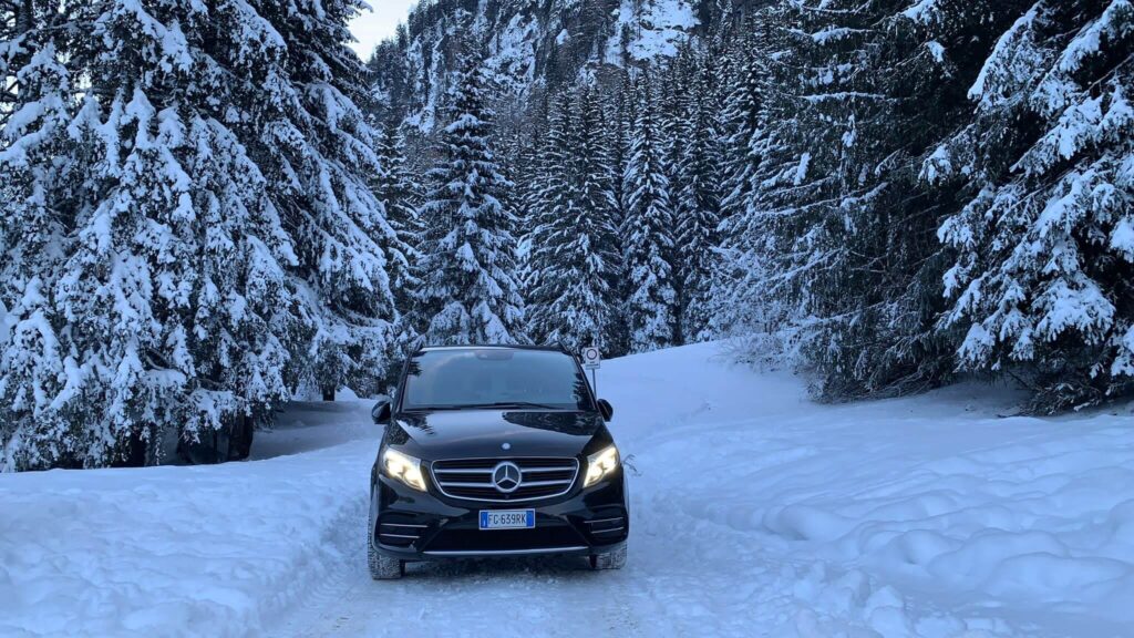 Mercedes Benz sulla neve